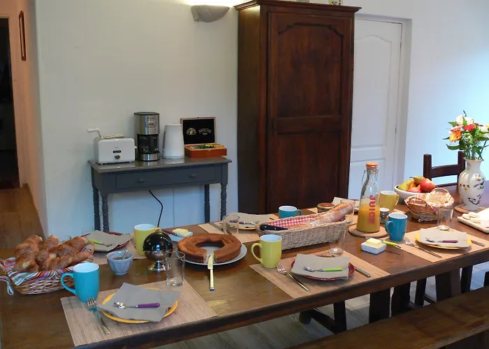 Le Clos Des Archers Bed & Breakfast Laveyssiere