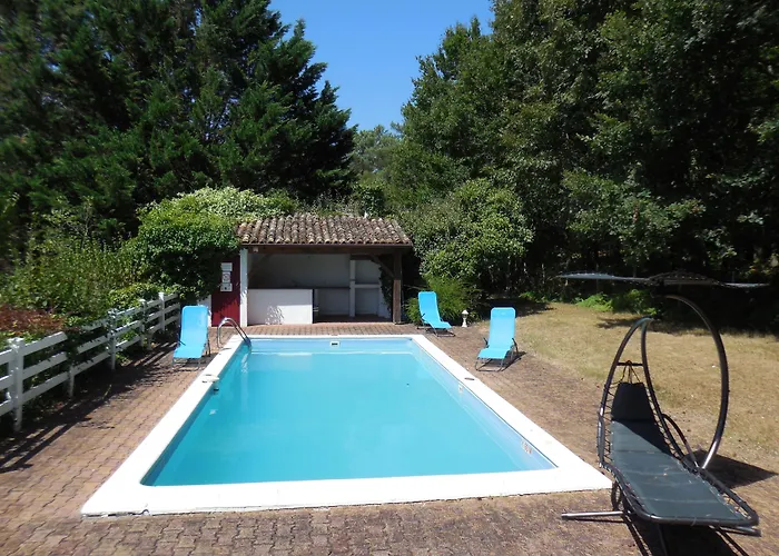 Le Clos Des Archers Bed & Breakfast 3*