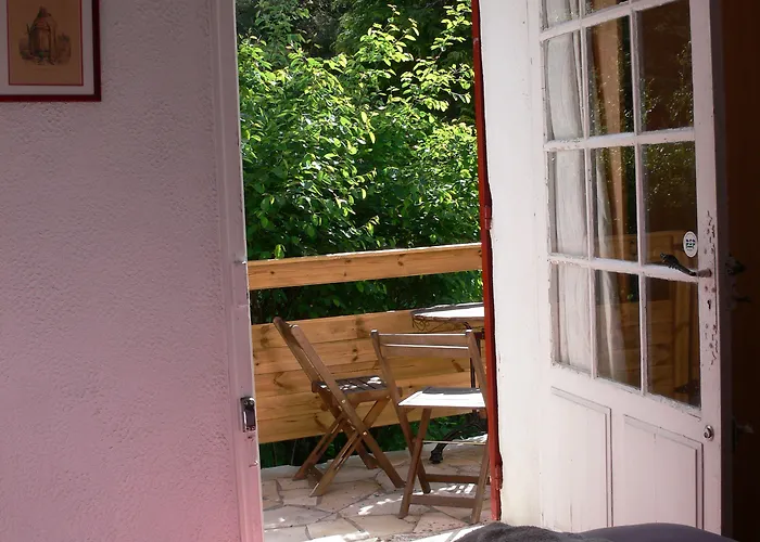 Le Clos Des Archers Bed & Breakfast Laveyssiere