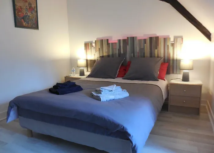 Le Clos Des Archers Bed & Breakfast Laveyssiere
